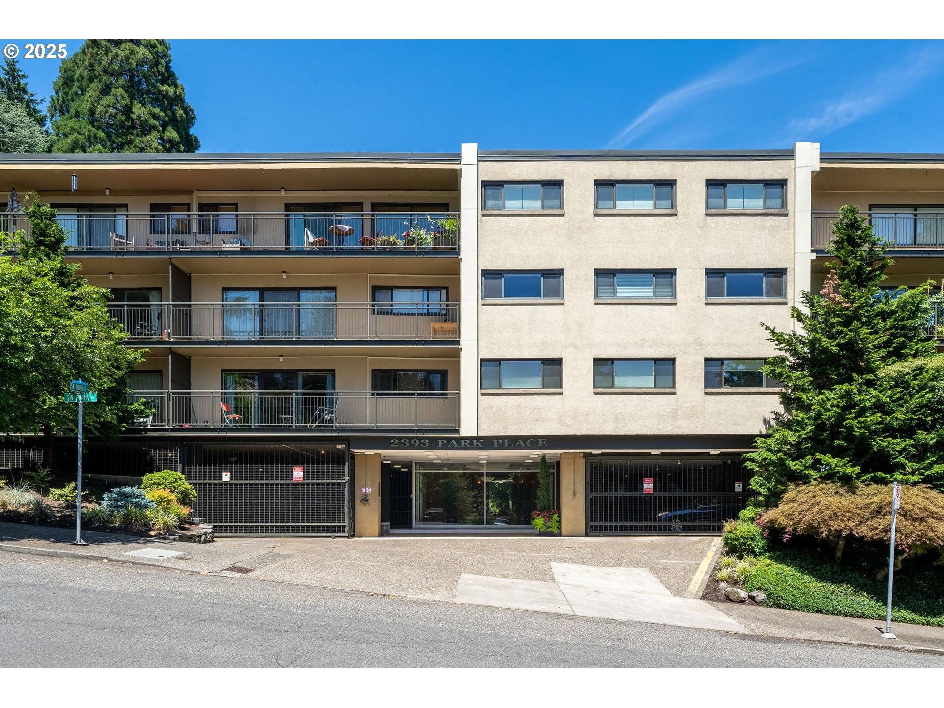 2393 SW PARK PL #106, Portland, OR 97205