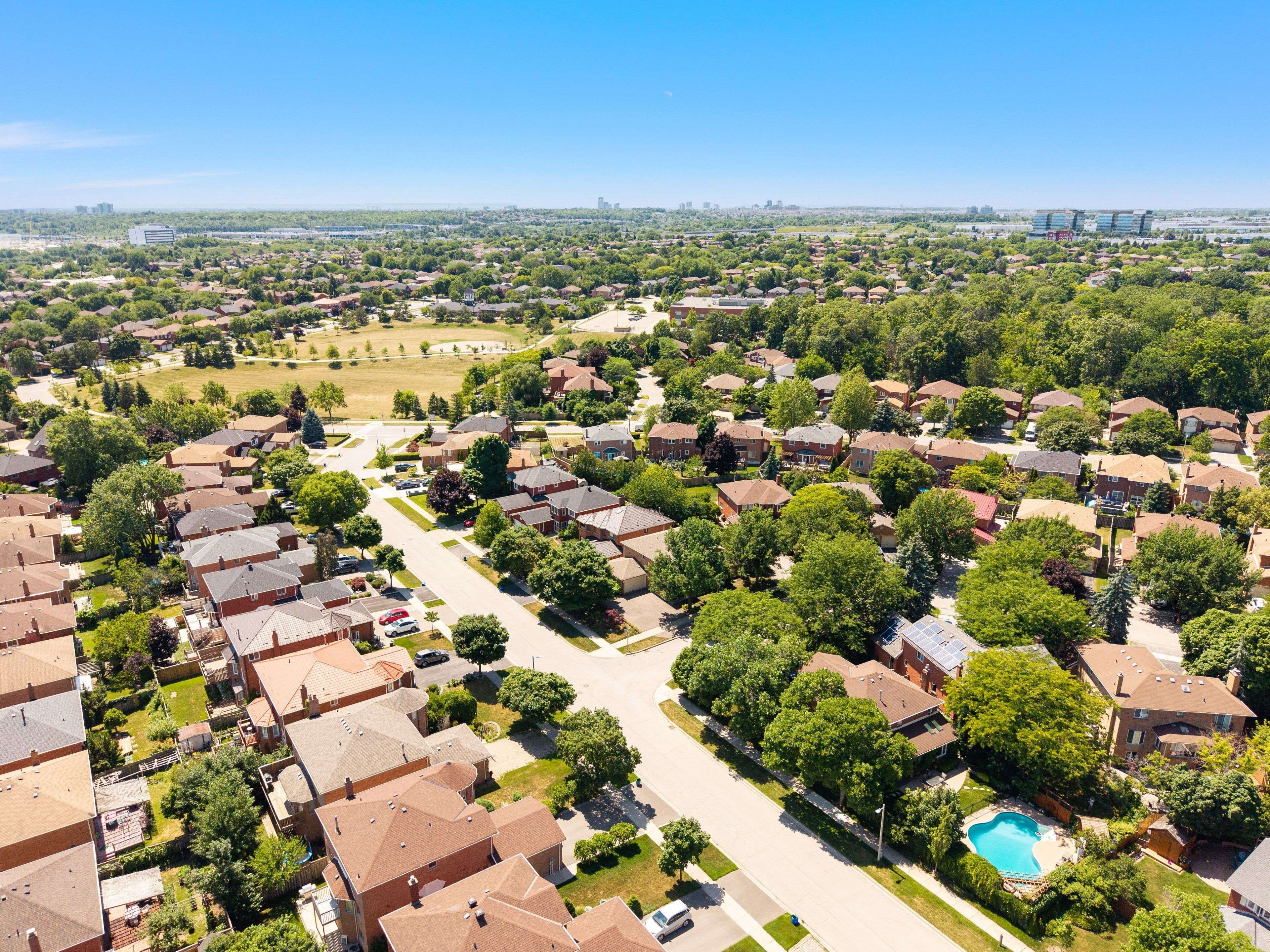 2921 Caradoc LN, Oakville, ON L6J 6W4