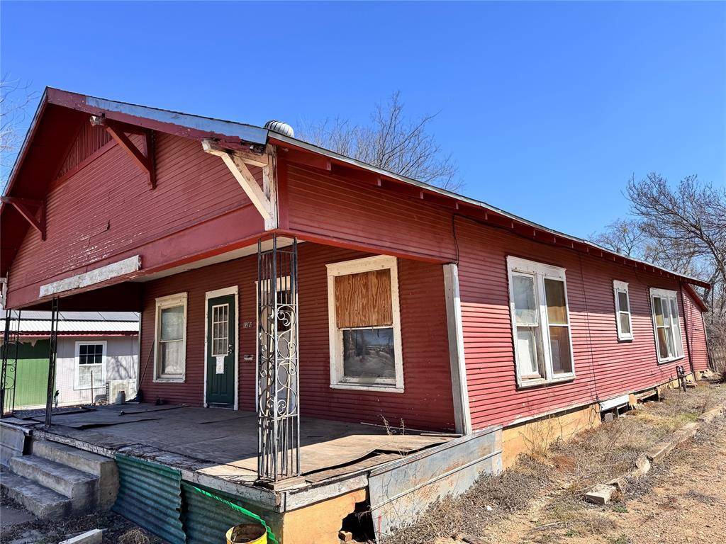 1206 Brady Avenue, Brownwood, TX 76801