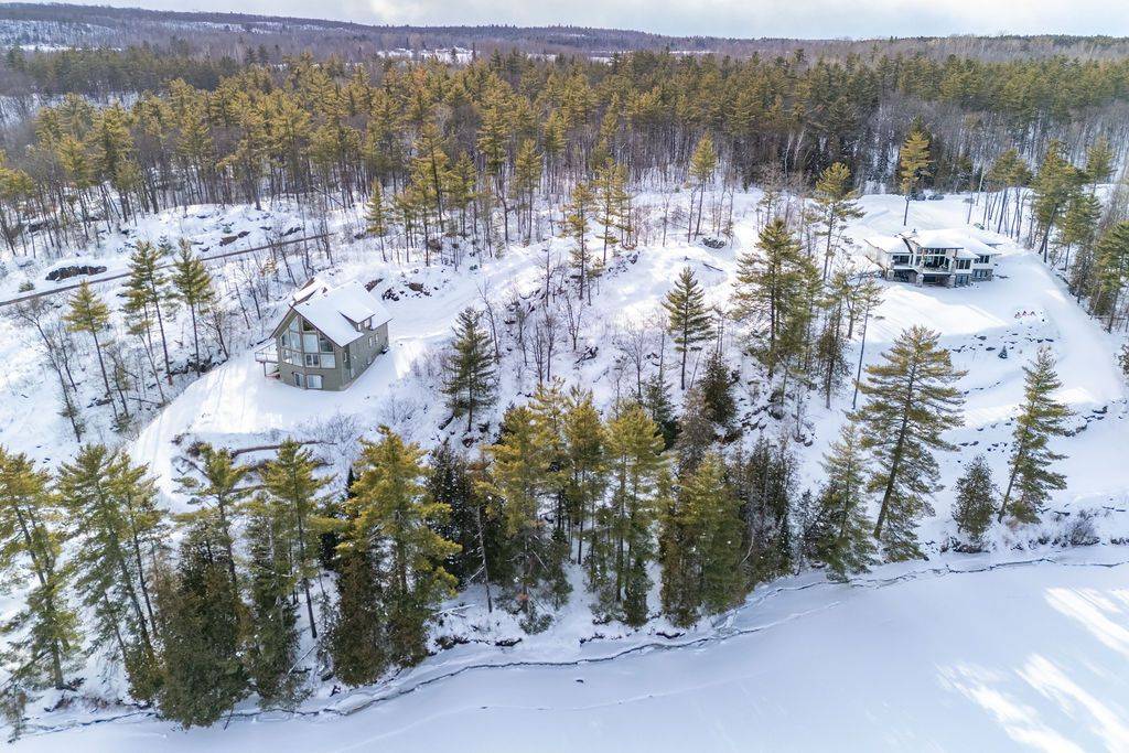 77 Carriage Landing DR, Horton, ON K0J 1Y0