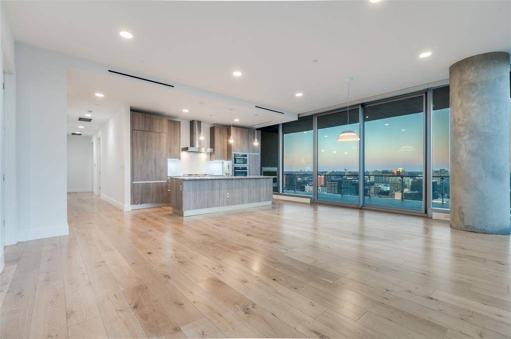 3130 N Harwood Street #2606, Dallas, TX 75201