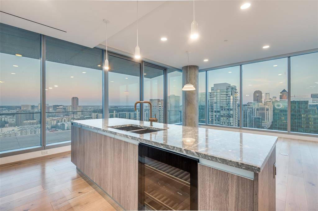 3130 N Harwood Street #2606, Dallas, TX 75201