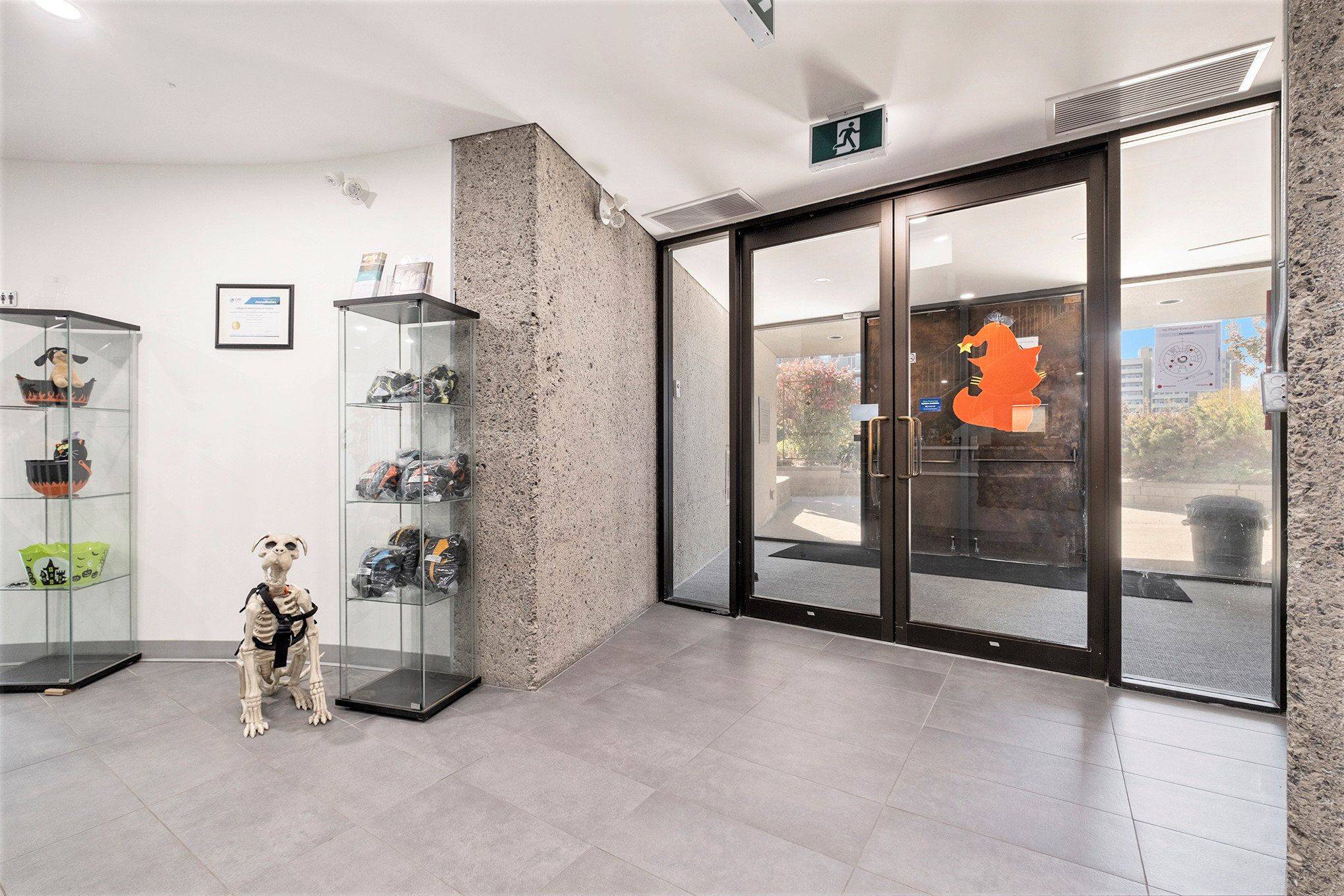 2300 CARLING AVE #102, Britannia Heights - Queensway Terrace N And Area, ON K2B 7G1