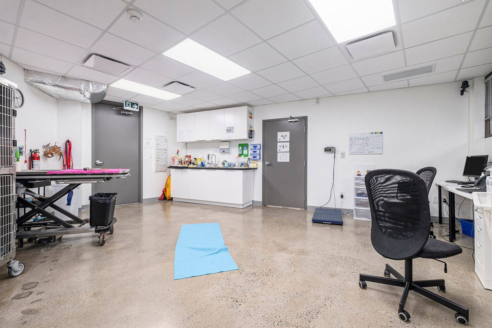 2300 CARLING AVE #102, Britannia Heights - Queensway Terrace N And Area, ON K2B 7G1