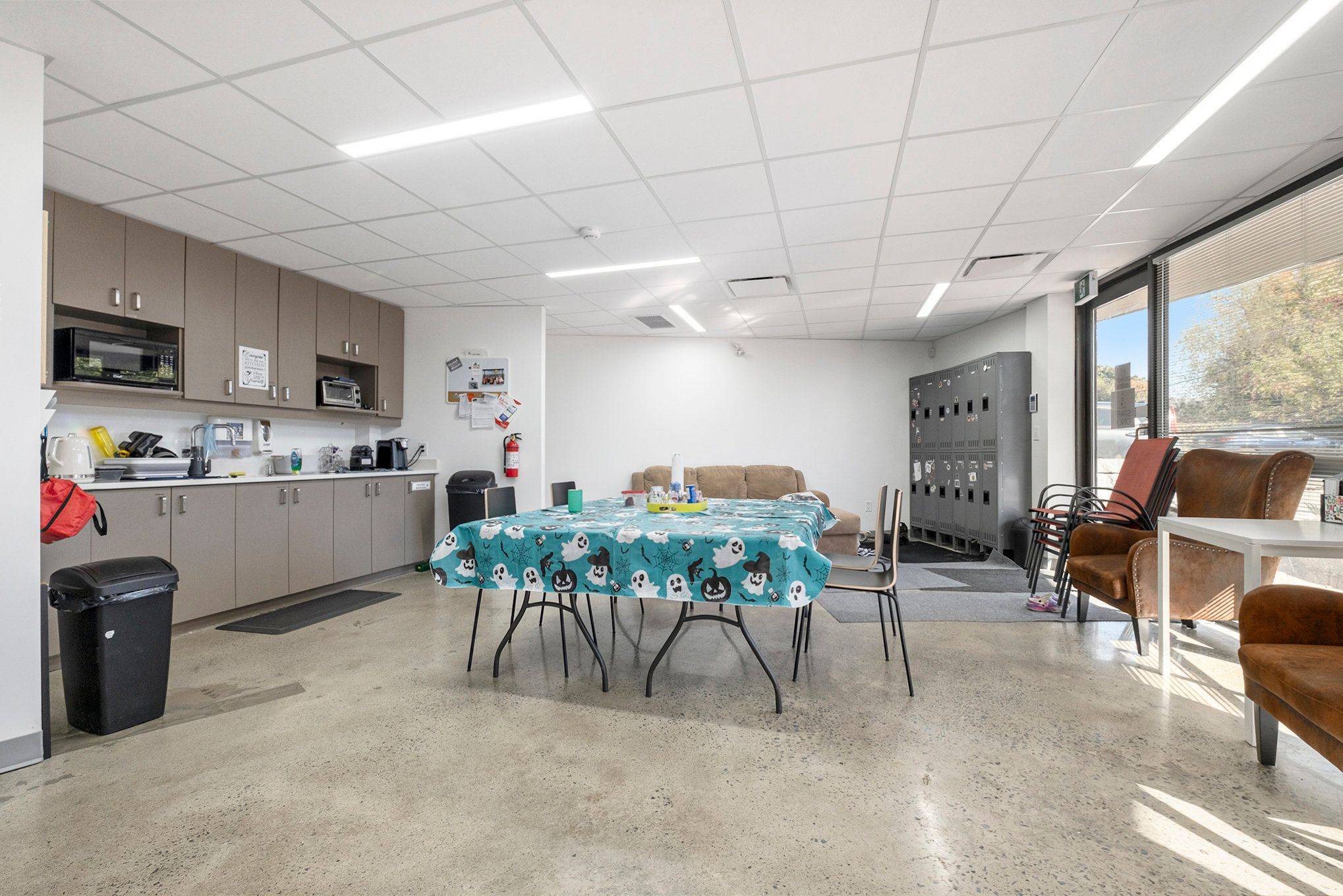 2300 CARLING AVE #101, Britannia Heights - Queensway Terrace N And Area, ON K2B 7G1