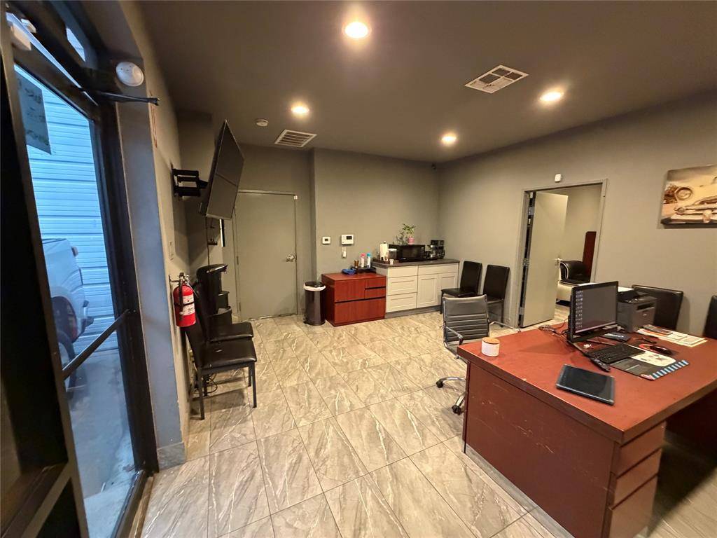 11252 Goodnight Lane, Dallas, TX 75229