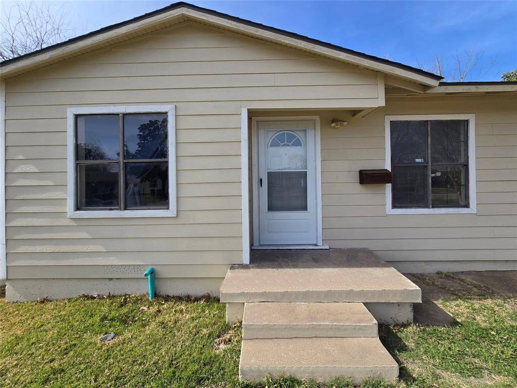 12121 Hoblitzelle Drive, Dallas, TX 75243