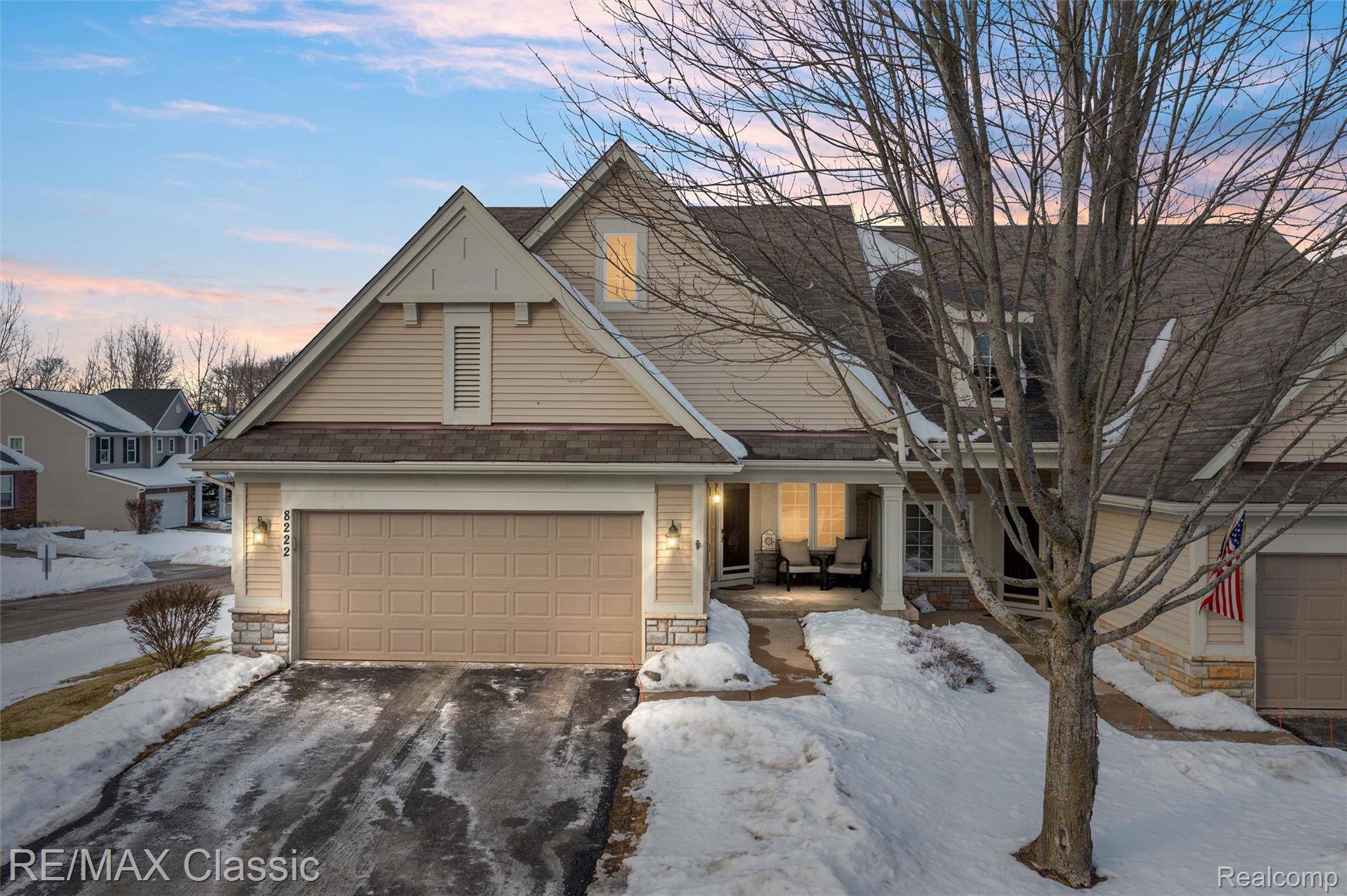 8222 Sequoia LN, White Lake Charter Township, MI 48386