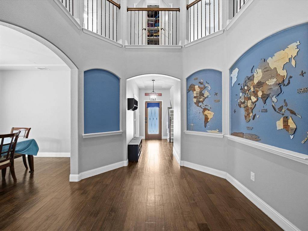 1056 Mesa Crest Drive, Fort Worth, TX 76052