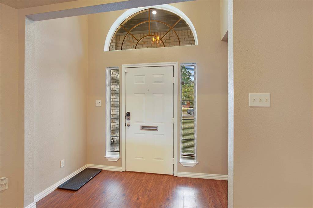 2004 Cedar Crest Boulevard, Dallas, TX 75203