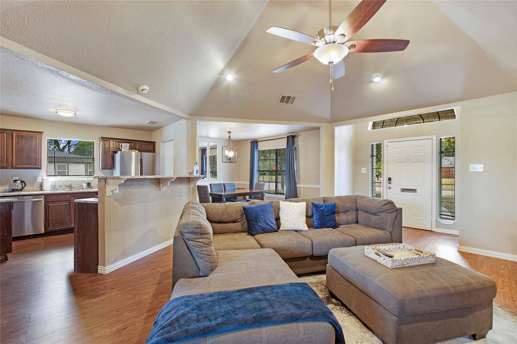 2004 Cedar Crest Boulevard, Dallas, TX 75203