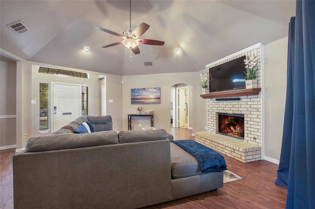 2004 Cedar Crest Boulevard, Dallas, TX 75203