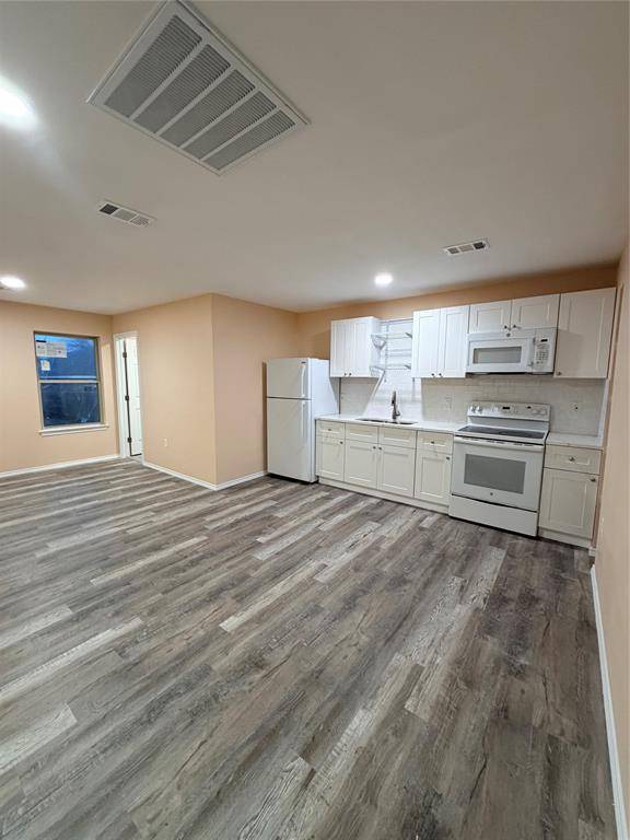 3827 Biglow Drive, Dallas, TX 75216