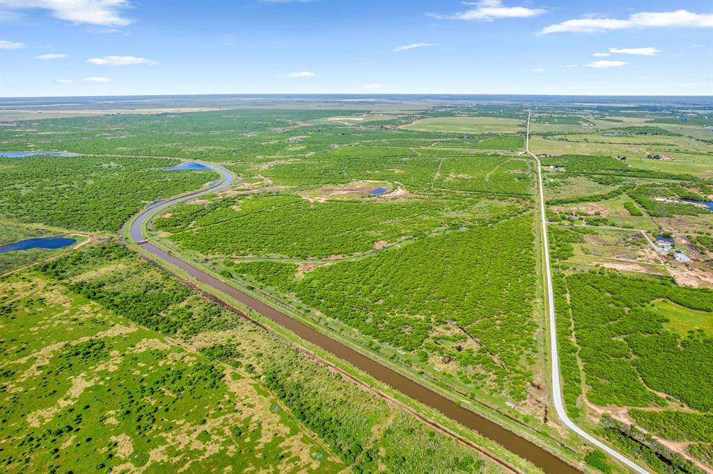 6213 Headquarters Road, Iowa Park, TX 76367