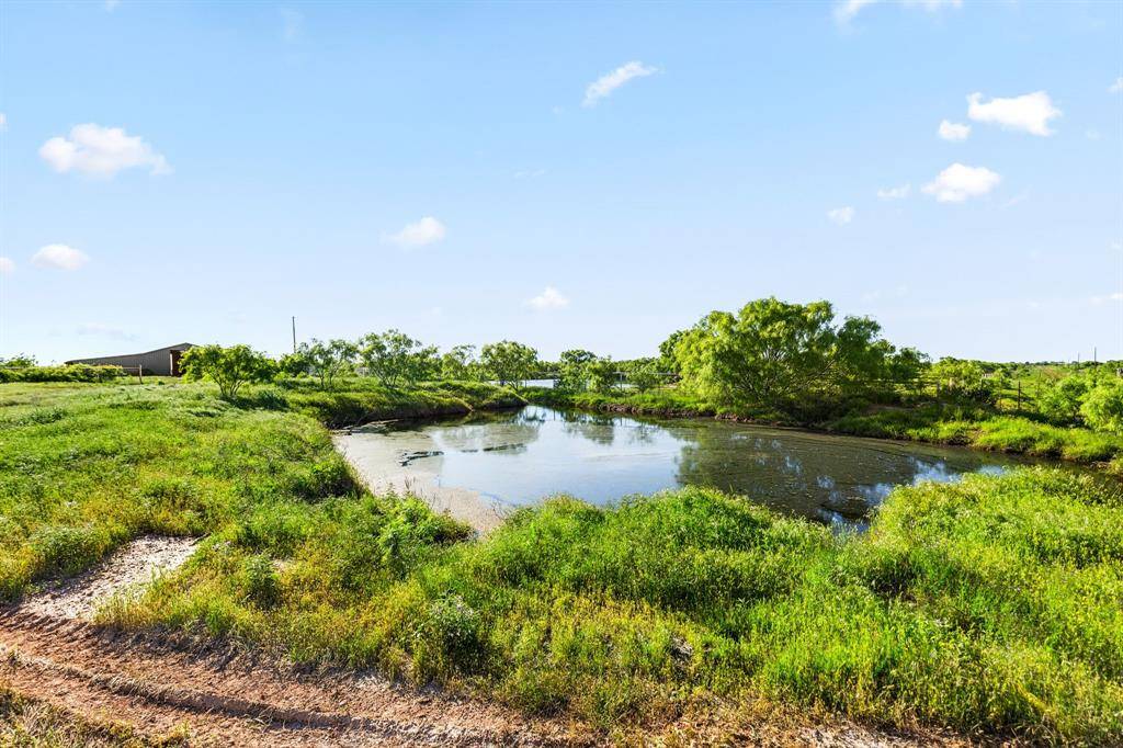 6213 Headquarters Road, Iowa Park, TX 76367