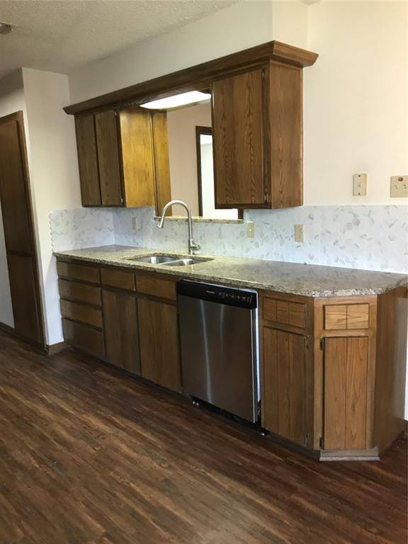 11 Marvin Gardens, Midlothian, TX 76065