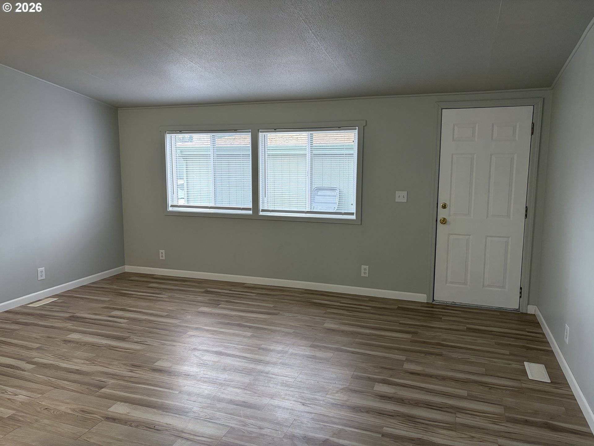 700 N MILL ST #21, Creswell, OR 97426