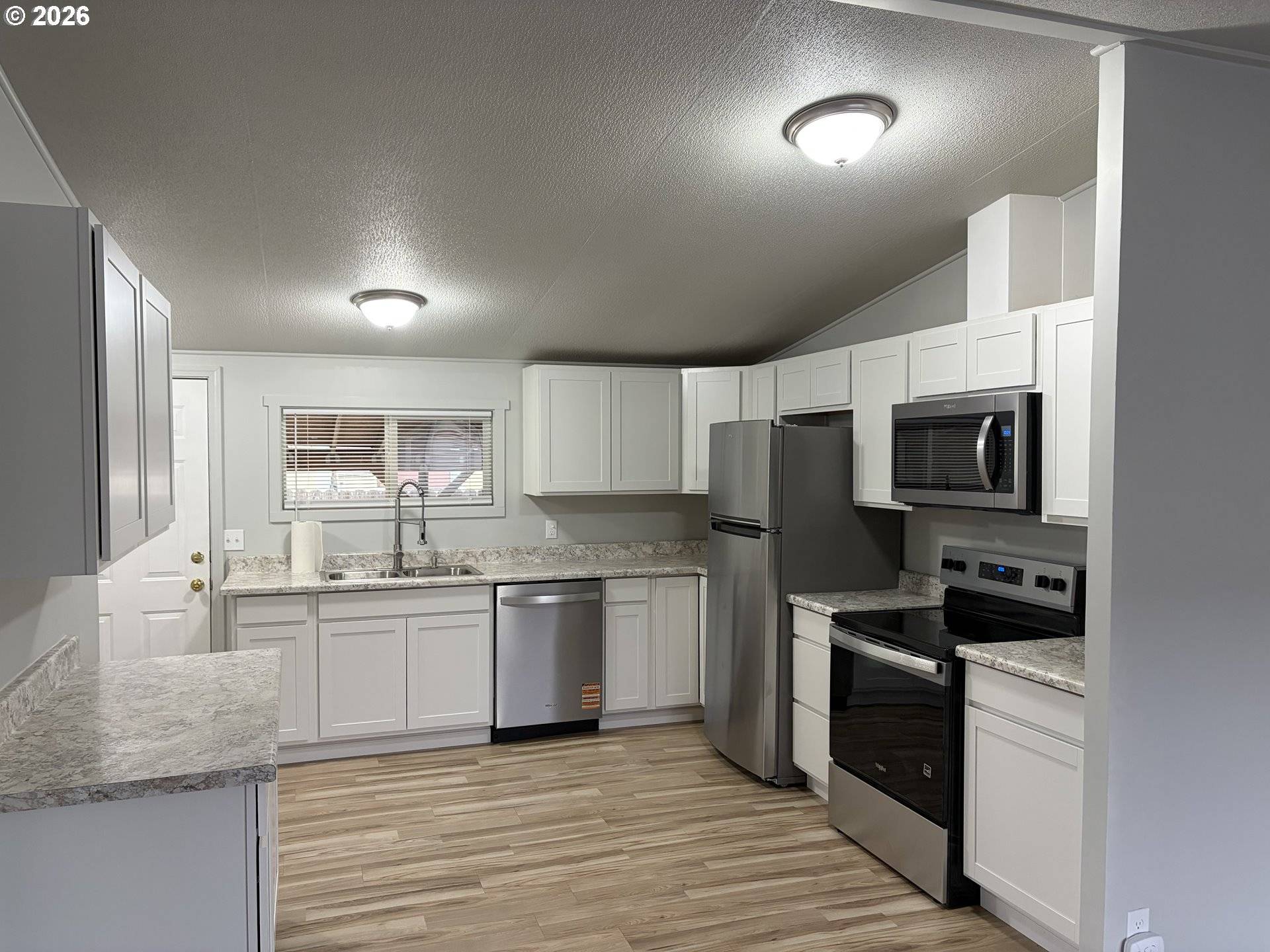 700 N MILL ST #21, Creswell, OR 97426