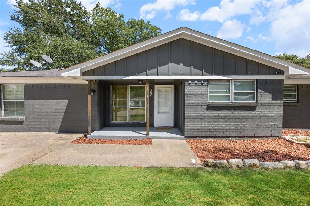 2410 Linda Drive, Ennis, TX 75119