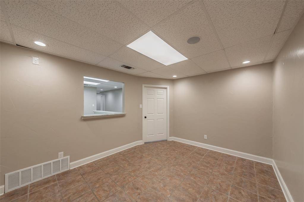 1009 W Mitchell Street, Arlington, TX 76013