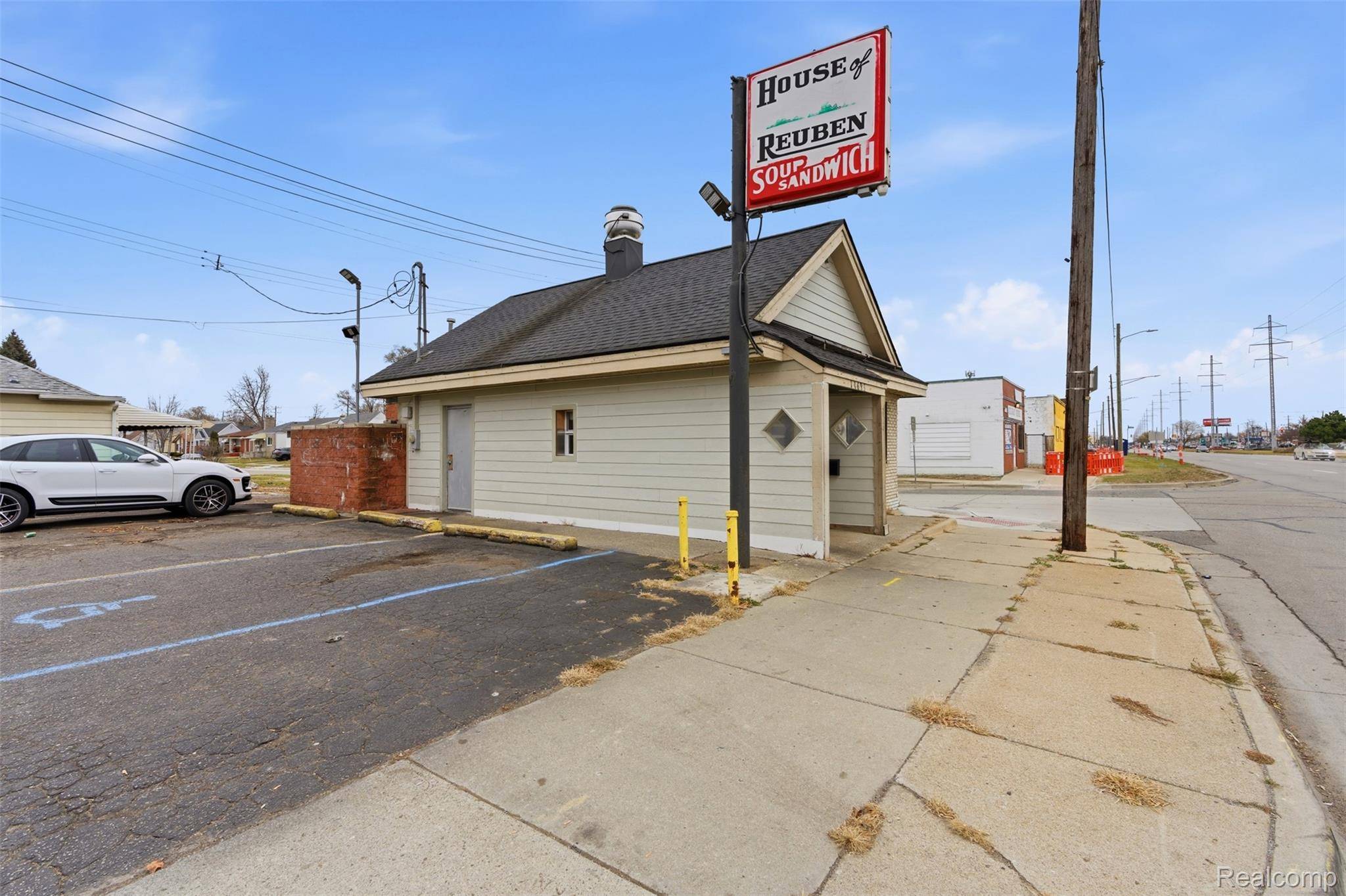 14693 E 8 Mile RD, Warren, MI 48089