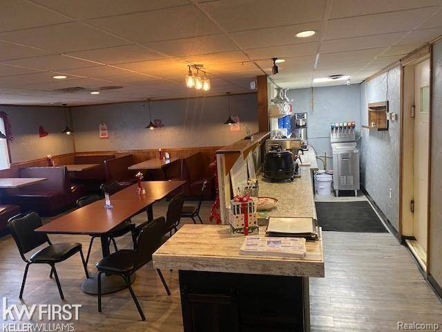 8372 N Saginaw ST, Genesee Twp, MI 48458