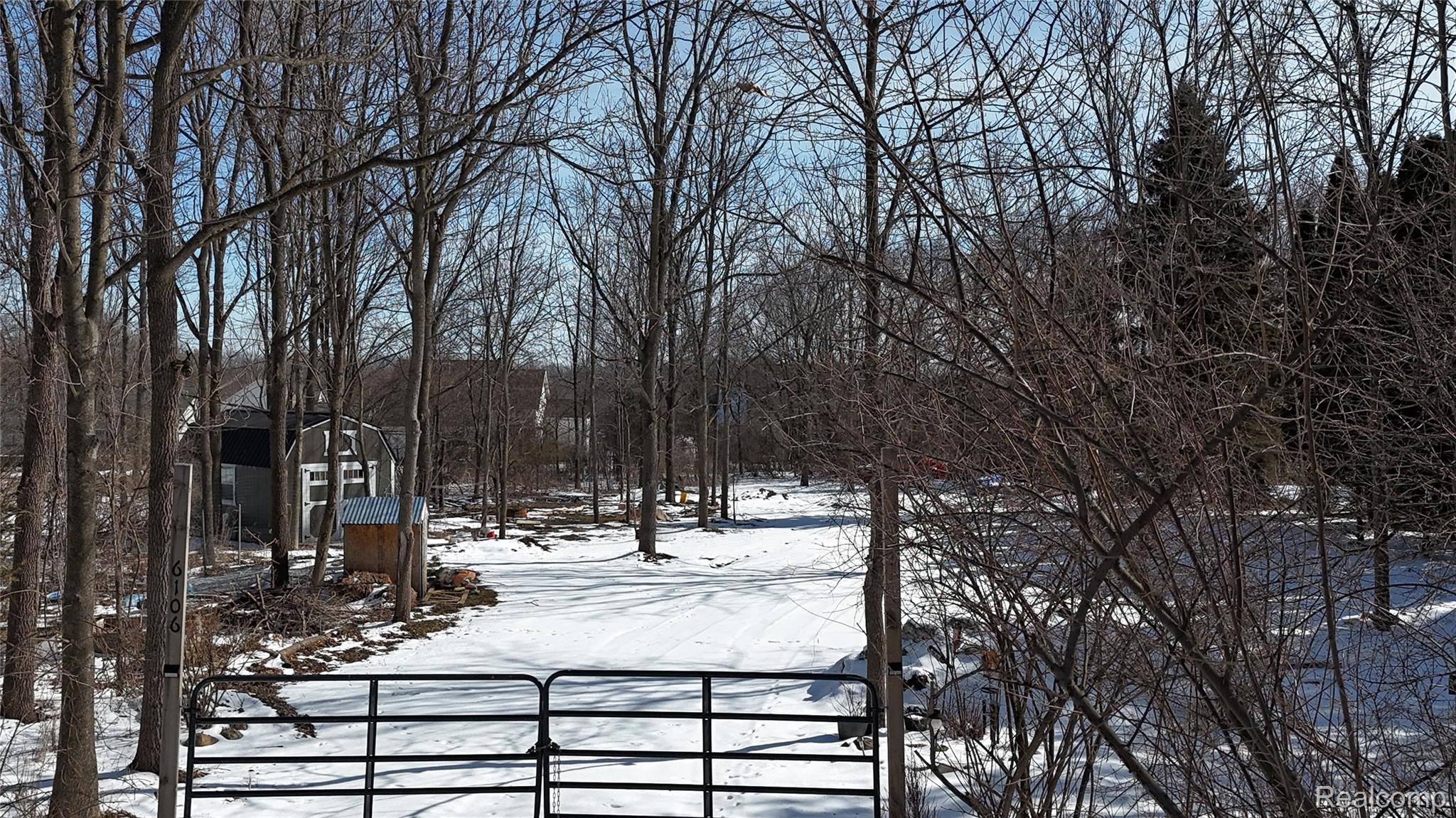 6106 E River RD, Flint Charter Township, MI 48433