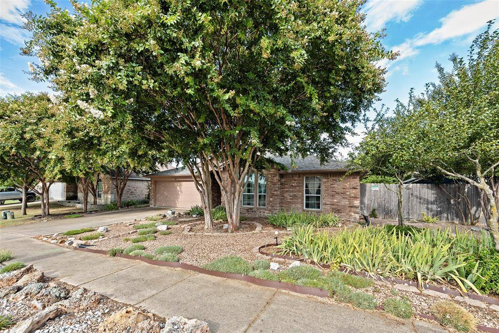 100 Jennings Drive, Waxahachie, TX 75165