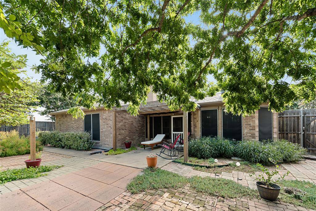 100 Jennings Drive, Waxahachie, TX 75165