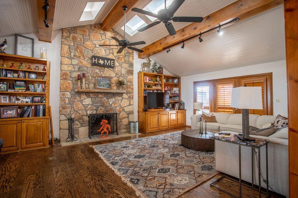 7600 S State Highway 6, Albany, TX 76430