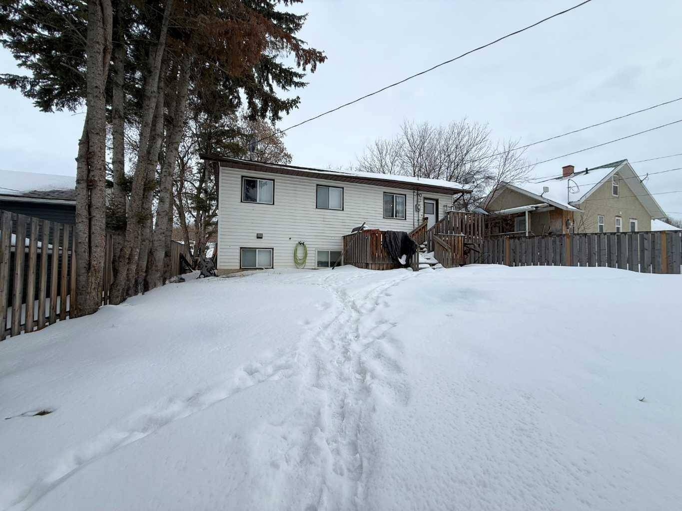 4909 42 ST, Athabasca, AB T9S 1P7