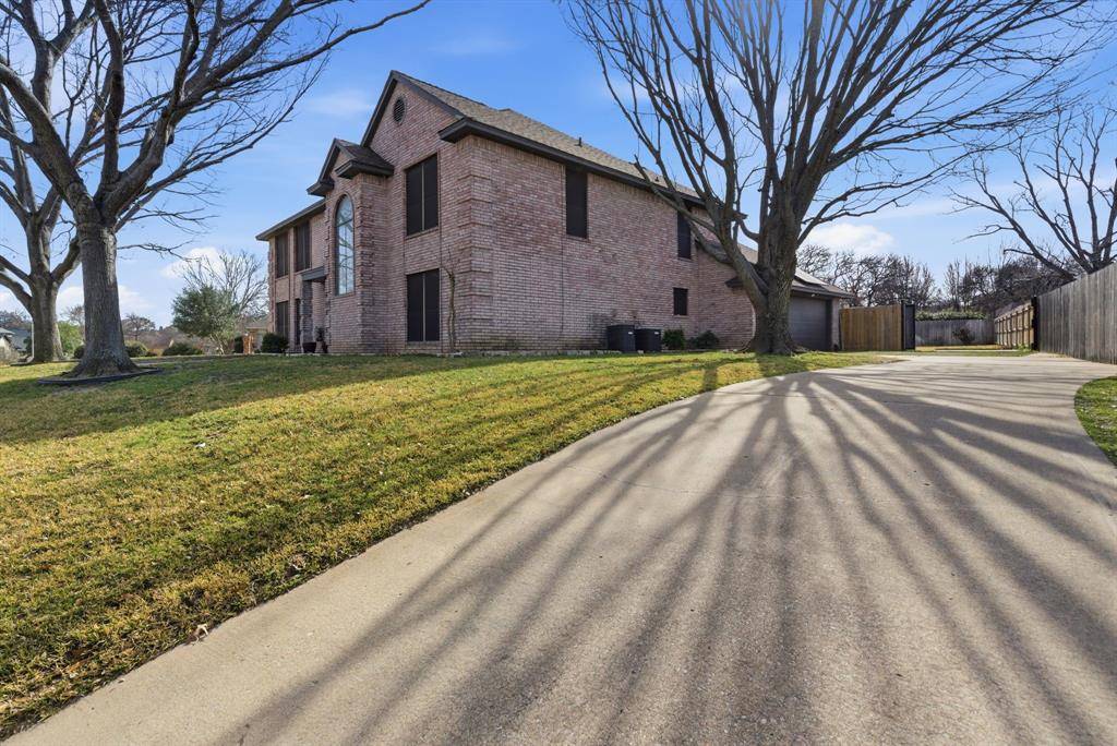 1936 Spinnaker Lane, Azle, TX 76020