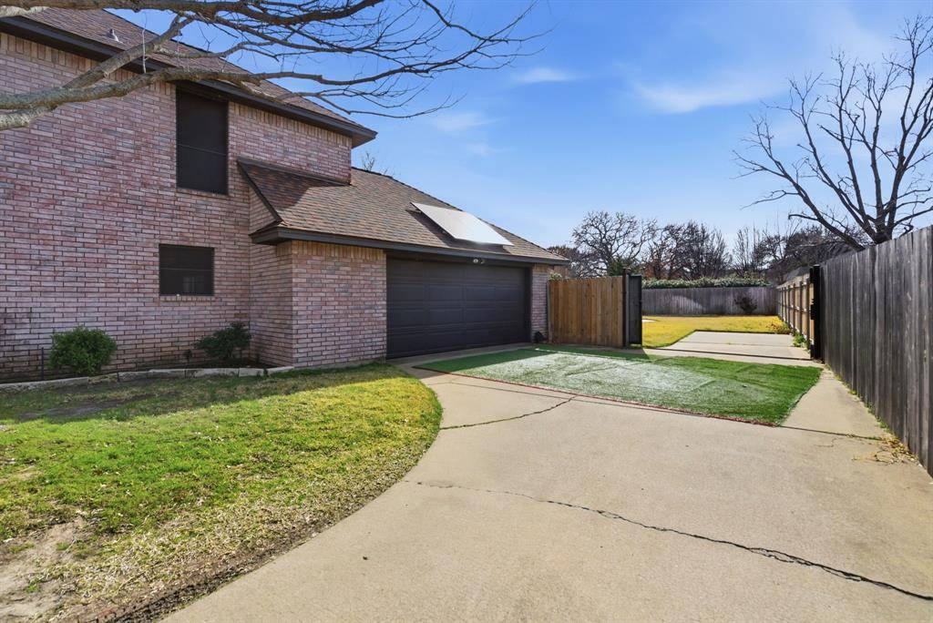 1936 Spinnaker Lane, Azle, TX 76020
