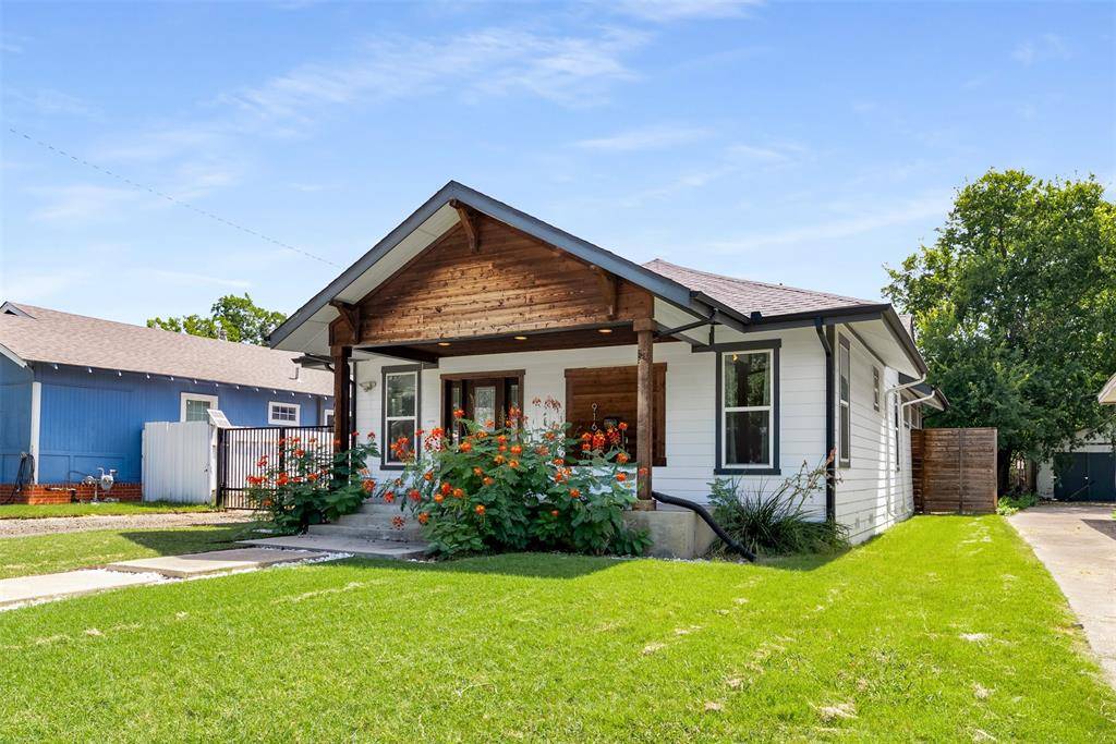 916 S Montreal Avenue, Dallas, TX 75208