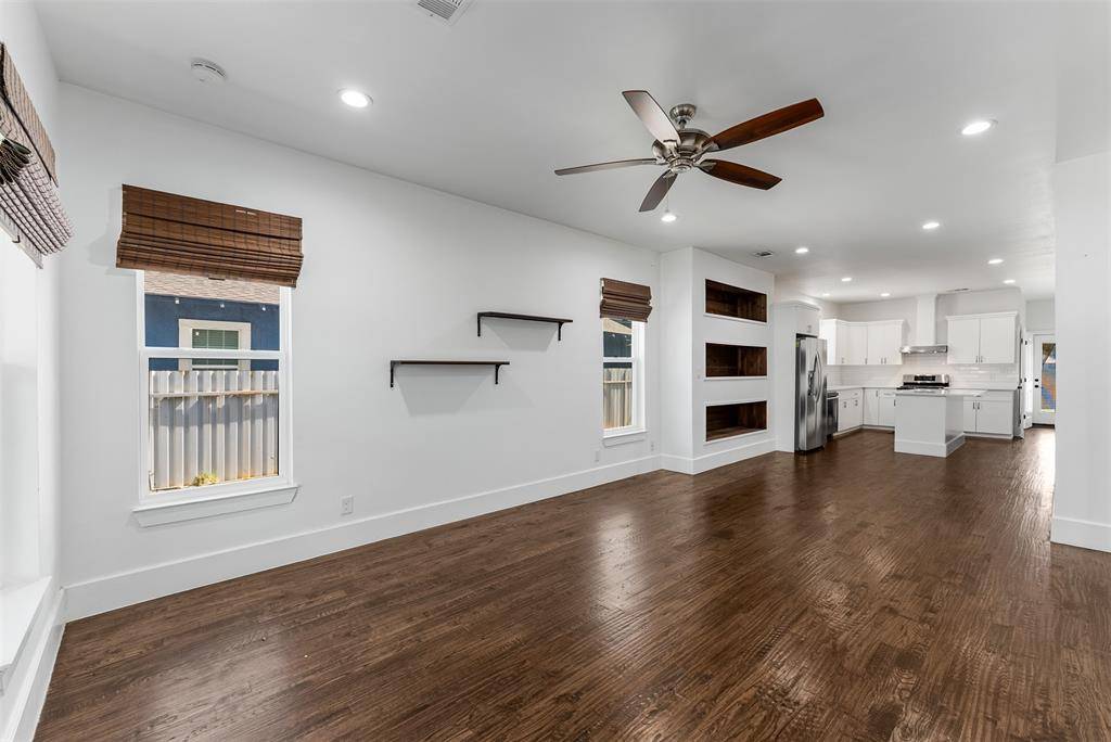 916 S Montreal Avenue, Dallas, TX 75208