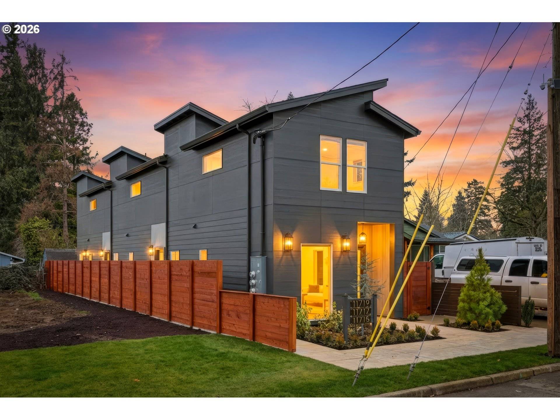 11717 SE ASH ST, Portland, OR 97216