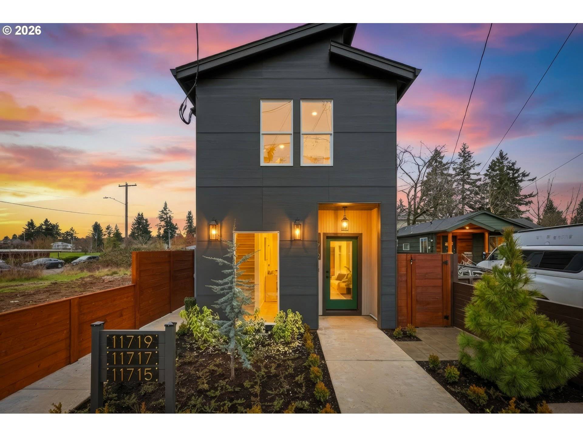 11717 SE ASH ST, Portland, OR 97216