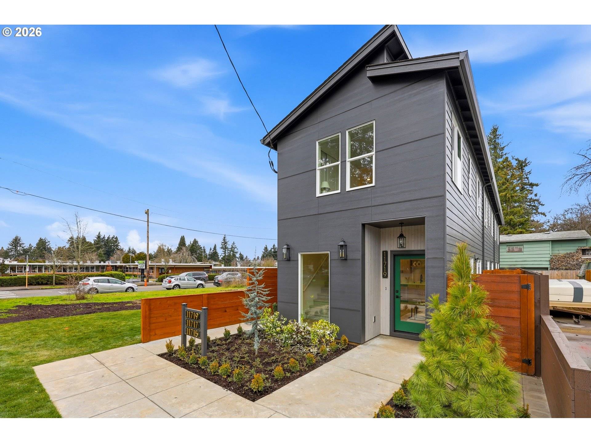 11717 SE ASH ST, Portland, OR 97216