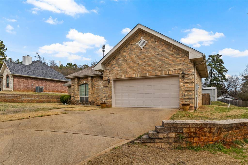 102 Dogwood Circle, Daingerfield, TX 75638