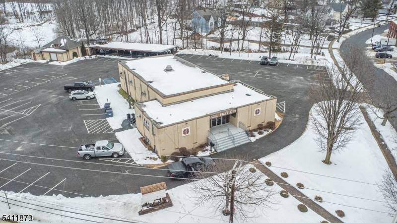 85 Mill St, Newton Town, NJ 07860