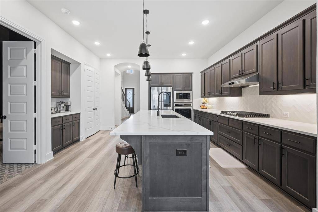 1247 Sumner Street, Aubrey, TX 76227