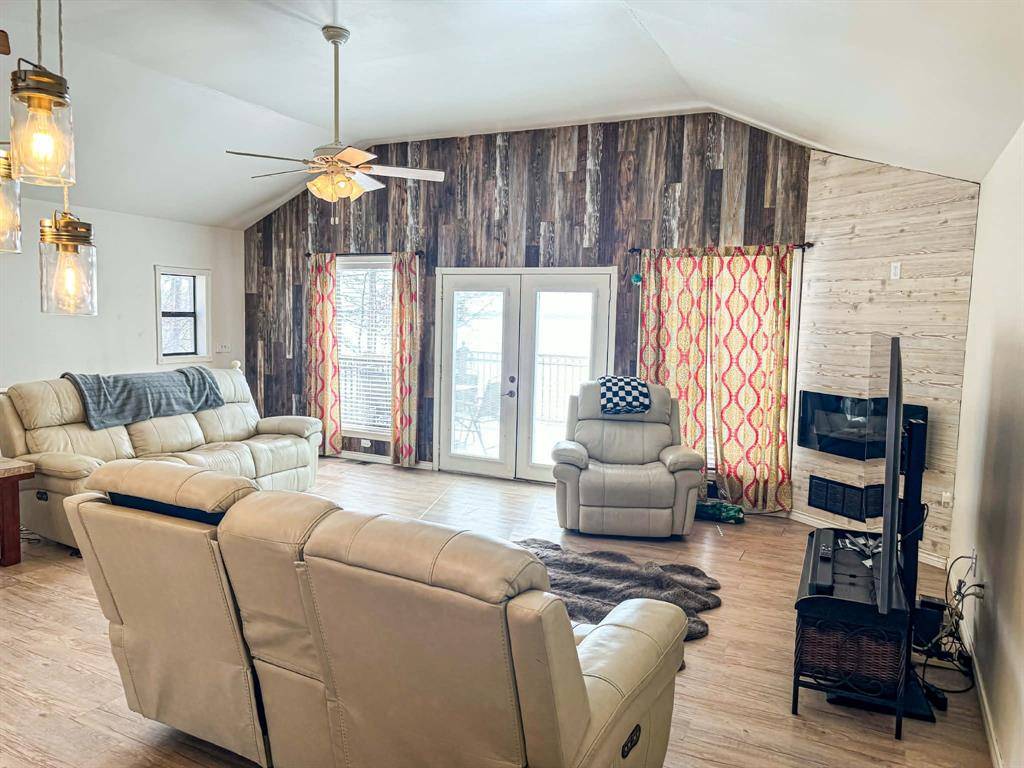 670 Redbud Drive, Avinger, TX 75630