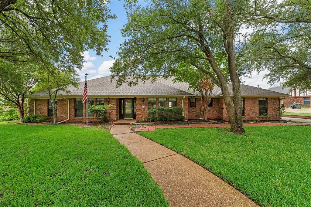 8216 Teakwood Drive, Woodway, TX 76712
