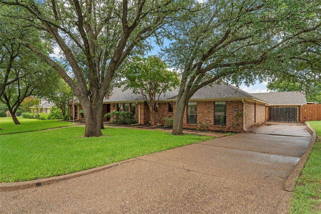 8216 Teakwood Drive, Woodway, TX 76712