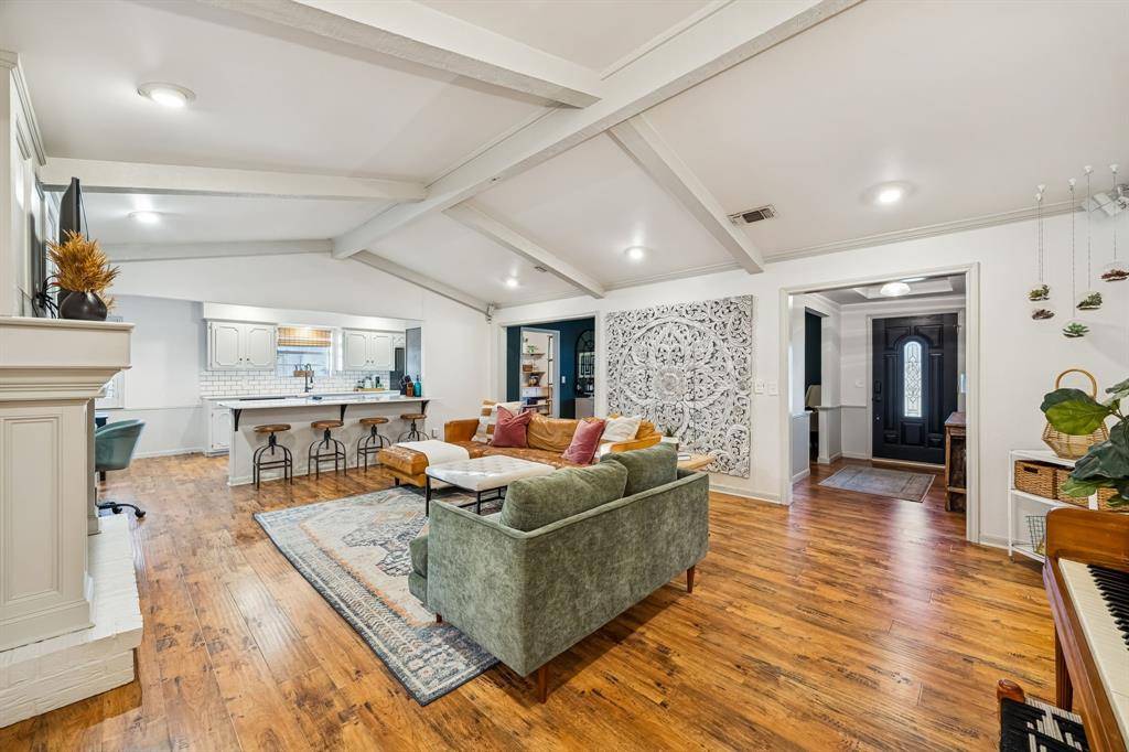 2704 Hunters Creek Drive, Plano, TX 75075