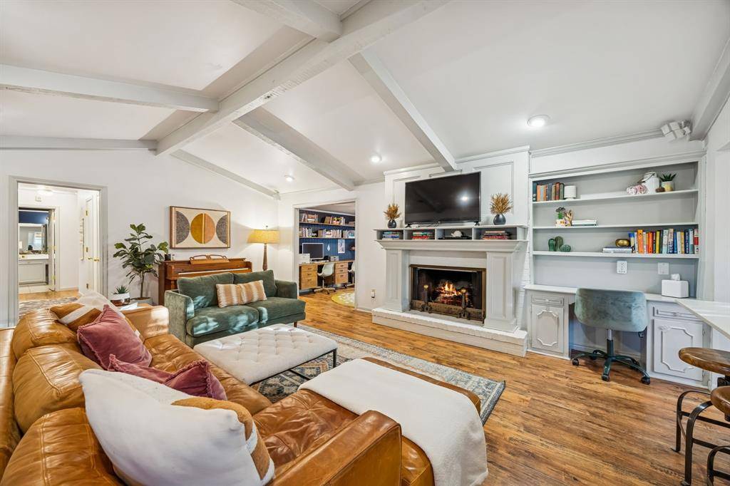 2704 Hunters Creek Drive, Plano, TX 75075