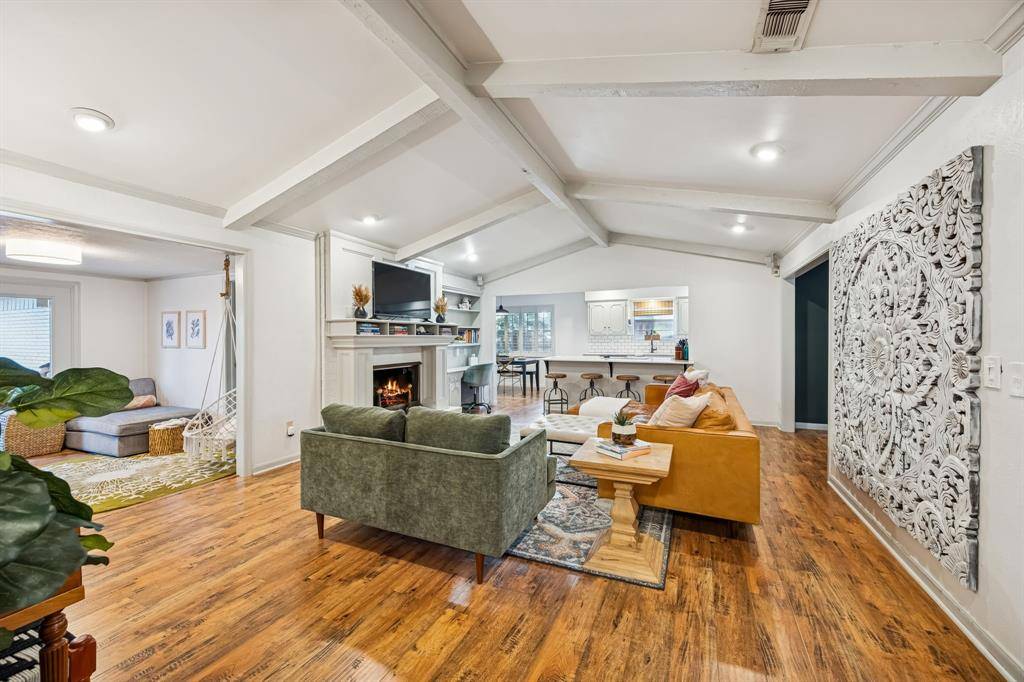 2704 Hunters Creek Drive, Plano, TX 75075