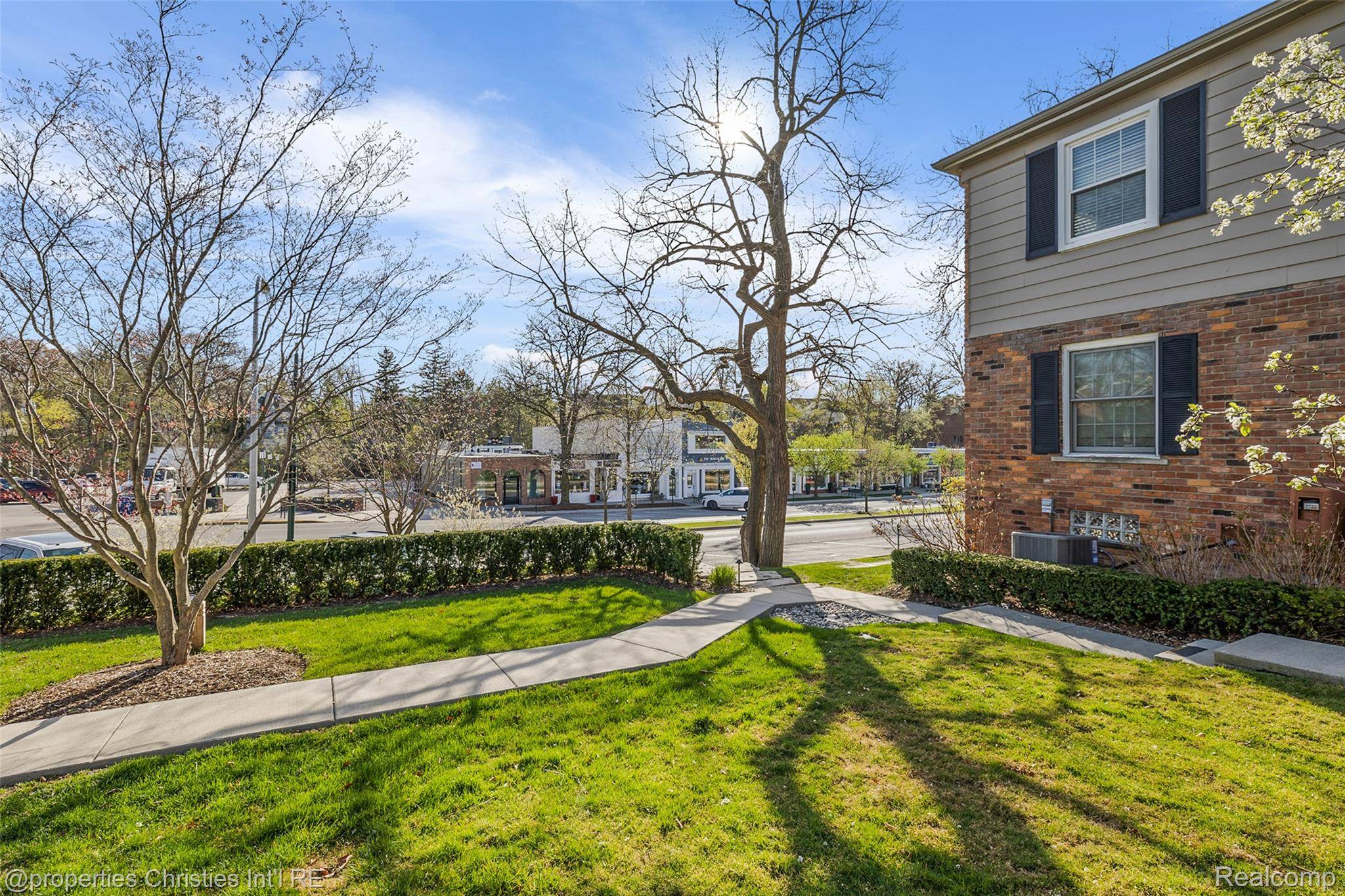 551 N Old Woodward AVE, Birmingham, MI 48009