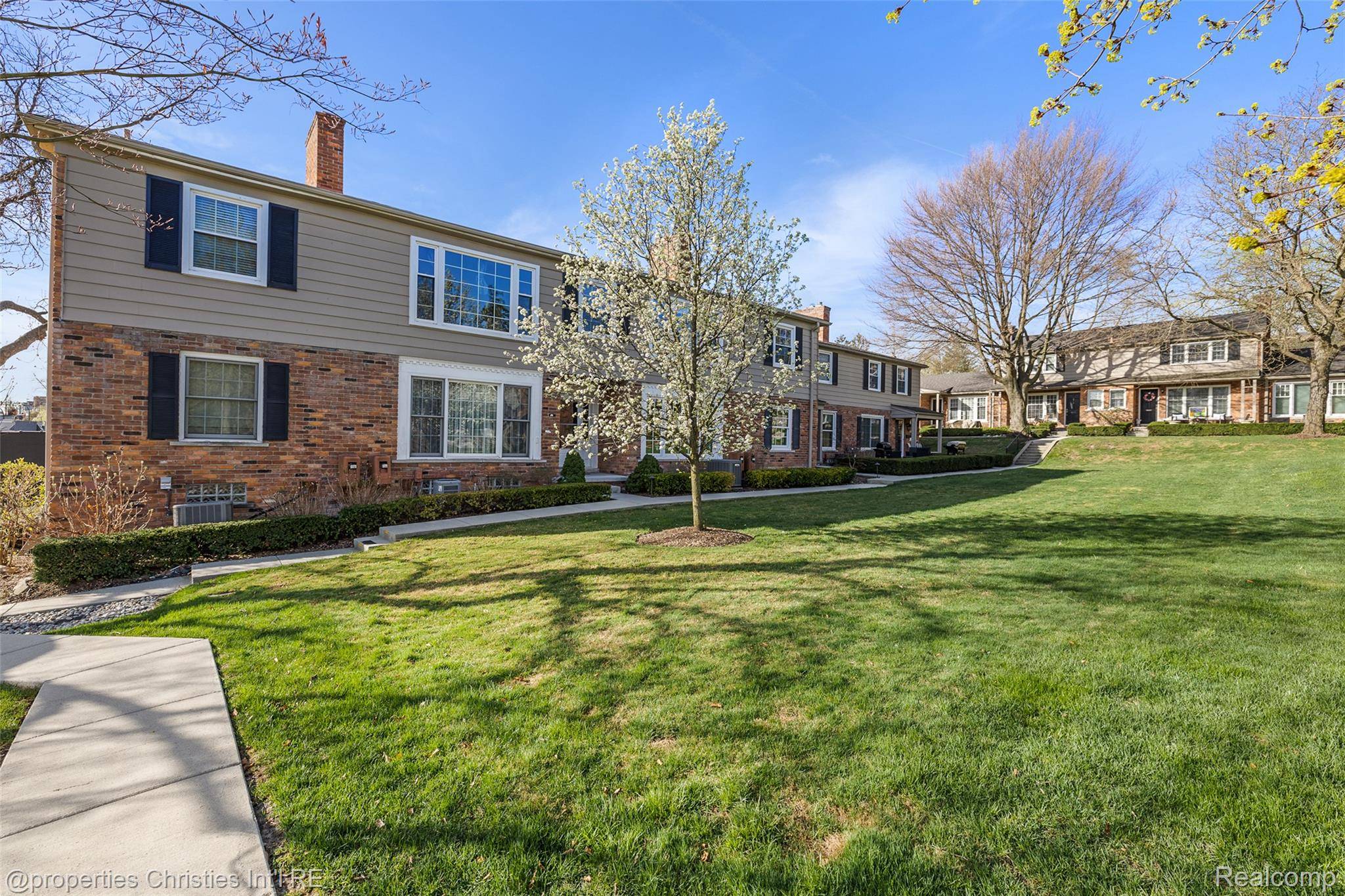 551 N Old Woodward AVE, Birmingham, MI 48009