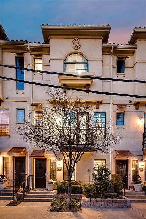 1008 Pavillion Street, Dallas, TX 75204